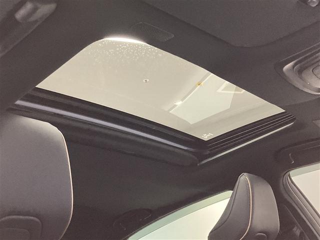 クラウンクロスオーバー ＲＳアドバンスド　革シート　サンルーフ　４ＷＤ　ミュージックプレイヤー接続可　バックカメラ　衝突被害軽減システム　ＥＴＣ　ドラレコ　ＬＥＤヘッドランプ　ワンオーナー（4枚目）