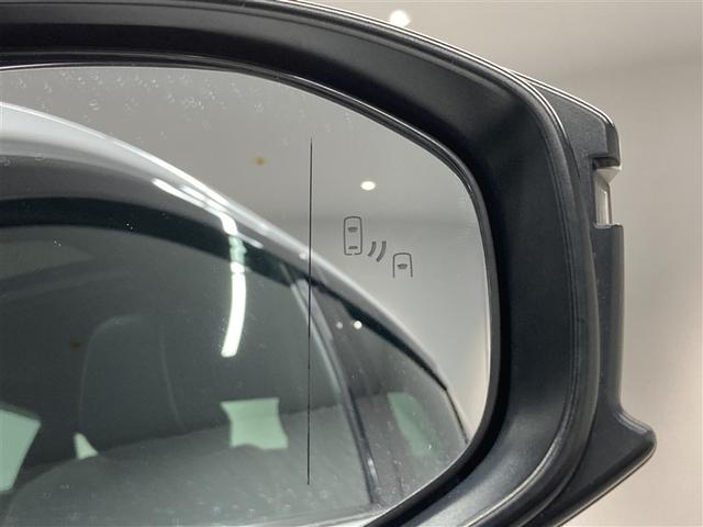 クラウンクロスオーバー ＲＳアドバンスド　革シート　サンルーフ　４ＷＤ　ミュージックプレイヤー接続可　バックカメラ　衝突被害軽減システム　ＥＴＣ　ドラレコ　ＬＥＤヘッドランプ　ワンオーナー（5枚目）