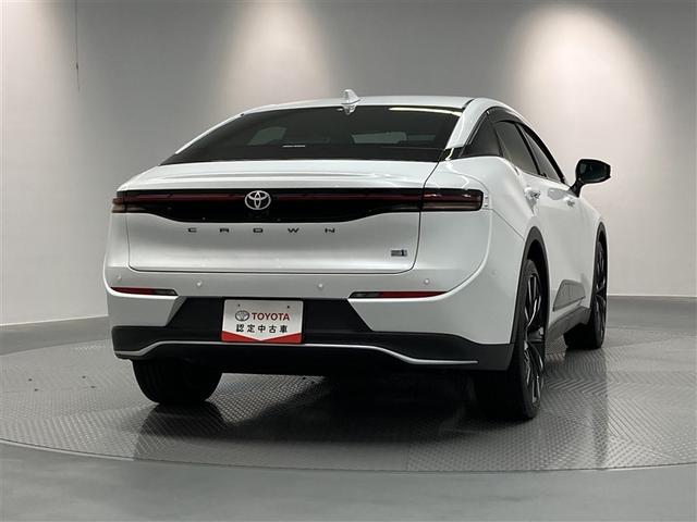 クラウンクロスオーバー ＲＳアドバンスド　革シート　サンルーフ　４ＷＤ　ミュージックプレイヤー接続可　バックカメラ　衝突被害軽減システム　ＥＴＣ　ドラレコ　ＬＥＤヘッドランプ　ワンオーナー（8枚目）