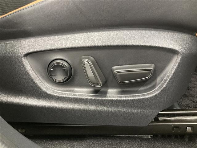 クラウンクロスオーバー ＲＳアドバンスド　革シート　サンルーフ　４ＷＤ　ミュージックプレイヤー接続可　バックカメラ　衝突被害軽減システム　ＥＴＣ　ドラレコ　ＬＥＤヘッドランプ　ワンオーナー（12枚目）