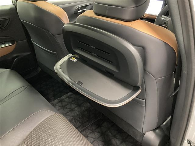 クラウンクロスオーバー ＲＳアドバンスド　革シート　サンルーフ　４ＷＤ　ミュージックプレイヤー接続可　バックカメラ　衝突被害軽減システム　ＥＴＣ　ドラレコ　ＬＥＤヘッドランプ　ワンオーナー（16枚目）