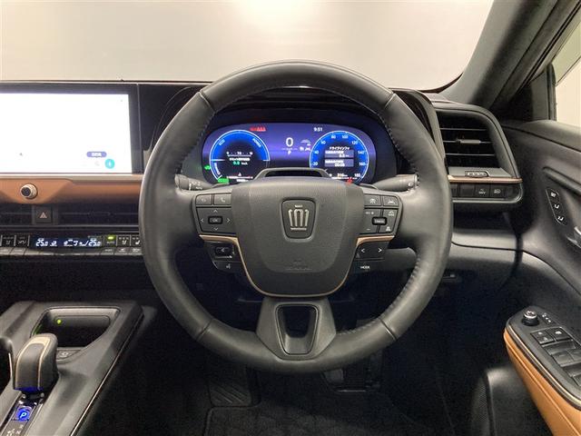 クラウンクロスオーバー ＲＳアドバンスド　革シート　サンルーフ　４ＷＤ　ミュージックプレイヤー接続可　バックカメラ　衝突被害軽減システム　ＥＴＣ　ドラレコ　ＬＥＤヘッドランプ　ワンオーナー（17枚目）