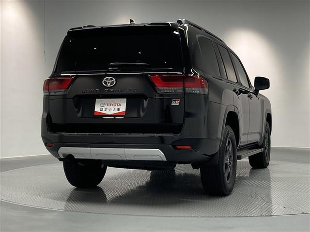 ランドクルーザー ＧＲスポーツ　革シート　サンルーフ　４ＷＤ　ＤＶＤ再生　ミュージックプレイヤー接続可　バックカメラ　衝突被害軽減システム　ＥＴＣ　ＬＥＤヘッドランプ　ワンオーナー　ディーゼル（8枚目）