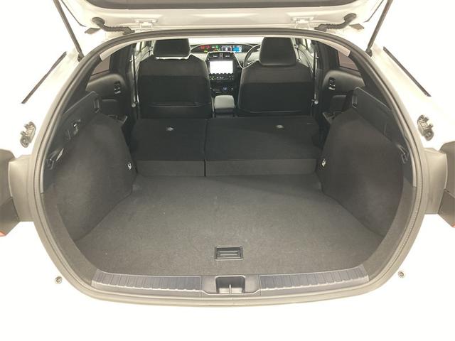 プリウス Ａプレミアム　革シート　フルセグ　メモリーナビ　ＤＶＤ再生　ミュージックプレイヤー接続可　バックカメラ　衝突被害軽減システム　ＥＴＣ　ドラレコ　ＬＥＤヘッドランプ（11枚目）