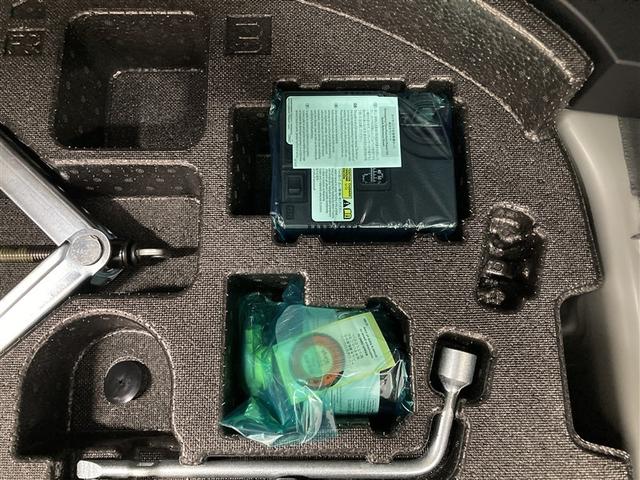 RAV4 ハイブリッドアドベンチャー サンルーフ 4WD ミュージックプレイヤー接続可 バックカメラ 衝突被害軽減システム ETC LEDヘッドランプ(11枚目)