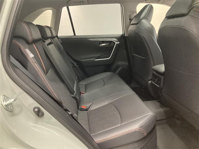 RAV4 ハイブリッドアドベンチャー サンルーフ 4WD ミュージックプレイヤー接続可 バックカメラ 衝突被害軽減システム ETC LEDヘッドランプ(15枚目)