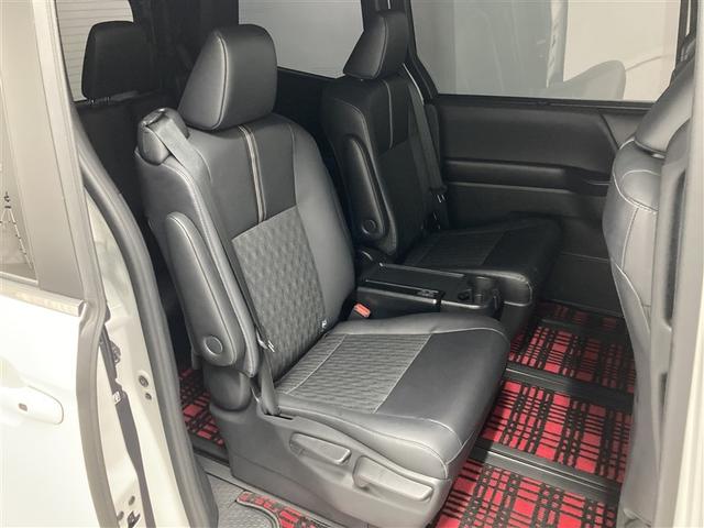 ノア ハイブリッドＳ－Ｚ　ＤＶＤ再生　ミュージックプレイヤー接続可　後席モニター　バックカメラ　衝突被害軽減システム　ＥＴＣ　両側電動スライド　ＬＥＤヘッドランプ　乗車定員７人　３列シート　ワンオーナー（12枚目）