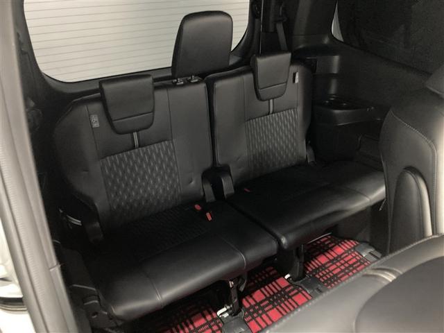 ノア ハイブリッドＳ－Ｚ　ＤＶＤ再生　ミュージックプレイヤー接続可　後席モニター　バックカメラ　衝突被害軽減システム　ＥＴＣ　両側電動スライド　ＬＥＤヘッドランプ　乗車定員７人　３列シート　ワンオーナー（14枚目）