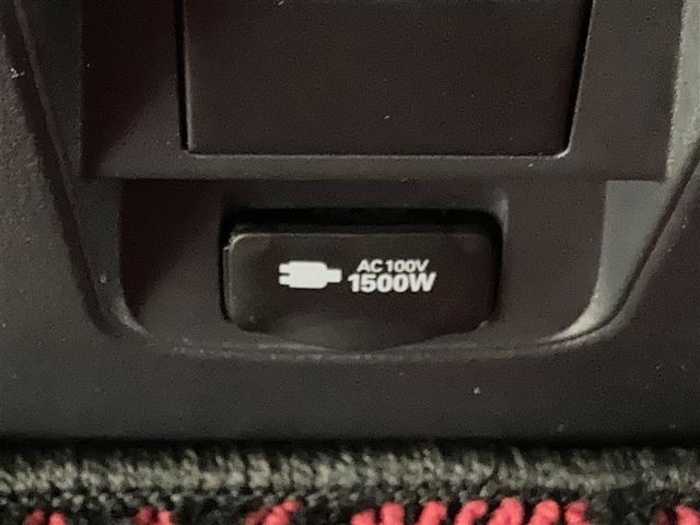 ノア ハイブリッドＳ－Ｚ　ＤＶＤ再生　ミュージックプレイヤー接続可　後席モニター　バックカメラ　衝突被害軽減システム　ＥＴＣ　両側電動スライド　ＬＥＤヘッドランプ　乗車定員７人　３列シート　ワンオーナー（33枚目）