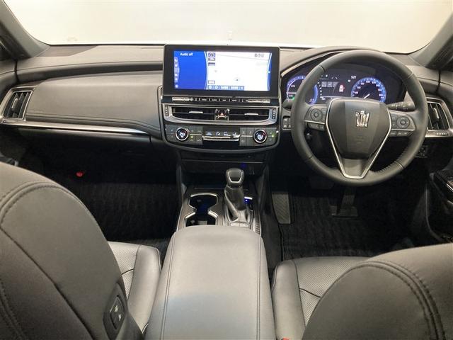 クラウンハイブリッド ＲＳアドバンス　革シート　サンルーフ　ＤＶＤ再生　ミュージックプレイヤー接続可　バックカメラ　衝突被害軽減システム　ＥＴＣ　ＬＥＤヘッドランプ（4枚目）