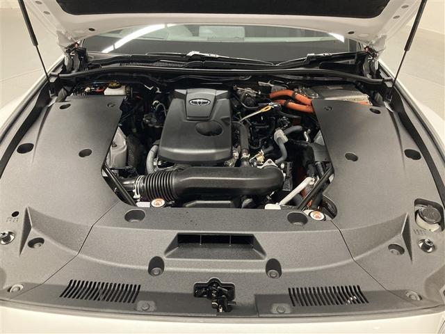 クラウンハイブリッド ＲＳアドバンス　革シート　サンルーフ　ＤＶＤ再生　ミュージックプレイヤー接続可　バックカメラ　衝突被害軽減システム　ＥＴＣ　ＬＥＤヘッドランプ（39枚目）