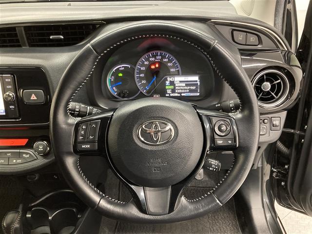 ヴィッツ ハイブリッドＵ　フルセグ　メモリーナビ　ＤＶＤ再生　ミュージックプレイヤー接続可　バックカメラ　衝突被害軽減システム　ＥＴＣ（13枚目）