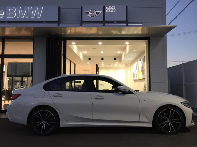 320d xDrive Mスポーツ デビューパッケージ 19インチアルミホイール ブラックレザーシート フロントシートヒーター 弊社デモカー車両 電動トランク(71枚目)
