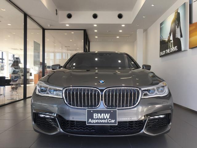 740i Mスポーツ マゼラングレー ブラックレザーシート ガラスサンルーフ ディスプレイキー ヘッドアップディスプレイ 20インチアルミホイール ソフトクローズドア フルセグTV アクティブクルーズコントロール(6枚目)