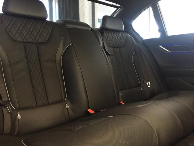 740i Mスポーツ マゼラングレー ブラックレザーシート ガラスサンルーフ ディスプレイキー ヘッドアップディスプレイ 20インチアルミホイール ソフトクローズドア フルセグTV アクティブクルーズコントロール(17枚目)