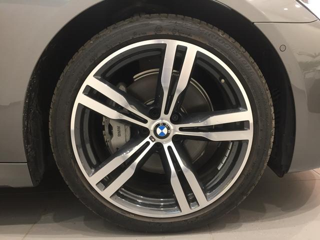 740i Mスポーツ マゼラングレー ブラックレザーシート ガラスサンルーフ ディスプレイキー ヘッドアップディスプレイ 20インチアルミホイール ソフトクローズドア フルセグTV アクティブクルーズコントロール(32枚目)