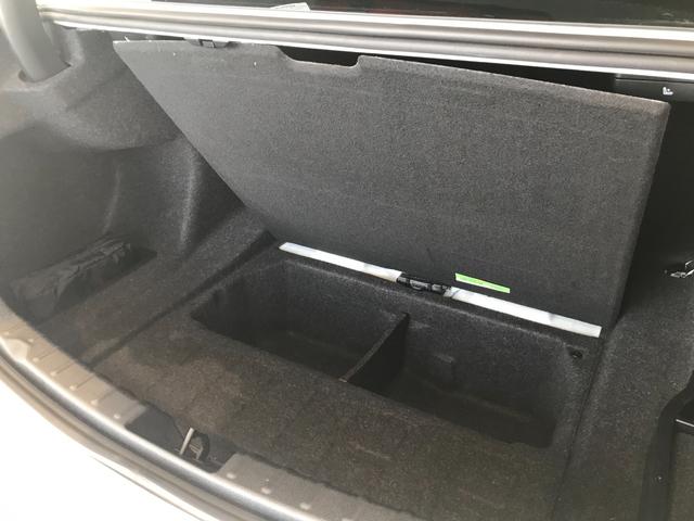 320d ワンオーナー LEDヘッドライト バックカメラ(PDC機能付き) ETC車載器 リアウインドウフィルム施工済み コンフォートアクセス アクティブクルーズコントロール メモリー機能付きパワーシート(46枚目)