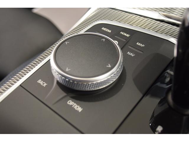 M340i xDrive ブラックレザーシート メモリー付きパワーシート パーキングサポートプラス 全周囲カメラ ステアリングサポート付きACC 前後PDC リバースアシスト 純正19インチアルミホイール ハーマンカードン(23枚目)
