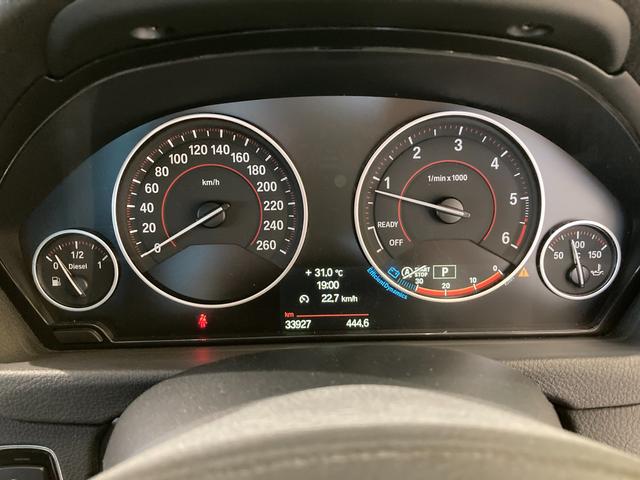 320d スポーツ メモリー機能付き電動シート バックカメラ ストレージパッケージ クルーズコントロール Rカメラ ETC オートライト HDDナビ CD,DVD再生 スマートキー 左右独立式オートエアコン(32枚目)