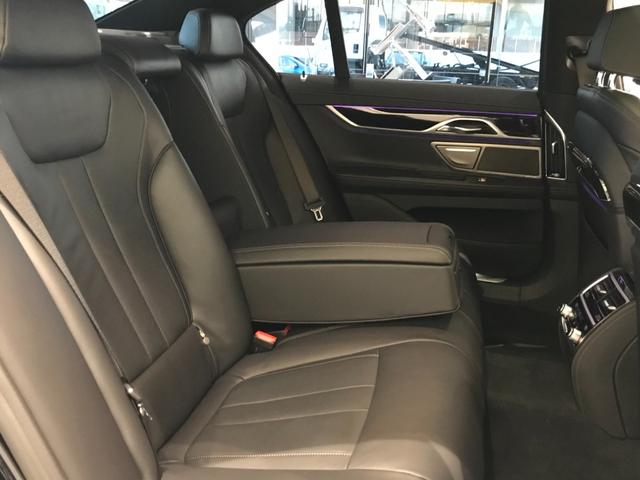 740i Mスポーツ ブラックレザーシート ワンオーナー ガラスサンルーフ BMWレーザーライト 全周囲カメラ ハーマンカードンスピーカー アクティブクルーズコントロール フルセグTV(13枚目)