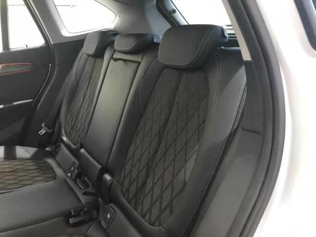 xDrive 18d xライン ハーフレザーシート LEDヘッドライト 電動テールゲート アンビエントライト 18インチアルミホイール タッチ式HDDナビゲーション 衝突被害軽減ブレーキ メモリー機能付き電動シート(51枚目)