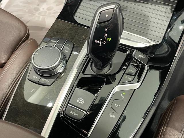 xDrive 20d Mスポーツ ハイラインPKG モカレザーシート セレクトパッケージ オプション20インチアルミホイール パノラマガラスサンルーフ ベンチレーションシート ワンオーナー 全周囲カメラ アンビエントライト 認定保証(11枚目)