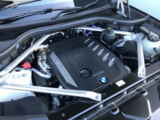 ｘＤｒｉｖｅ　３５ｄ　Ｍスポーツハイラインパッケージ　コンフォートパッケージ　コンフォートプラスパッケージ　コーヒーブラックレザー　パノラマガラスサンルーフ　純正２０インチアロイホイール　アクティブクルーズコントロール　全方位カメラ　純正ＨＤＤナビ(20枚目)