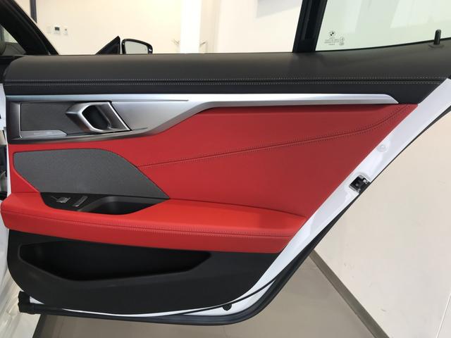 840d xDrive グランクーペ Mスポーツ フィオナレッドレザーシート サンルーフ レーザーライト ベンチレーションシート 電動リアゲート ヘッドアップディスプレイ 純正20インチAW クリスタルシフトノブ ハーマンカードン ワイヤレス充電(56枚目)