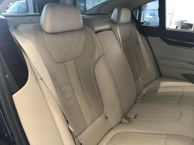 740eアイパフォーマンス エクセレンス HDDナビゲーション BMWレーザーライト 電動トランク アクティブクルーズコントロール インテリジェントセーフティー サンルーフ ヘッドアップディスプレイ 純正20インチアロイホイール ETC(52枚目)