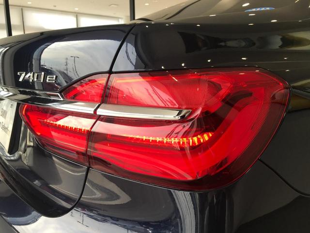 740eアイパフォーマンス エクセレンス HDDナビゲーション BMWレーザーライト 電動トランク アクティブクルーズコントロール インテリジェントセーフティー サンルーフ ヘッドアップディスプレイ 純正20インチアロイホイール ETC(63枚目)