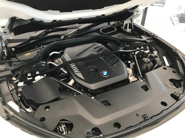 ７シリーズ ７４０ｄ　ｘＤｒｉｖｅ　Ｍスポーツ　ブラックメリノレザーシート　ヘッドアップディスプレイ　リアシートエンターテイメントエクスペリエンス　２０インチアルミホイール　スカイラウンジパノラマガラスルーフ　Ｂｏｗｅｒｓ＆Ｗｉｌｋｉｎｓサラウンド（16枚目）