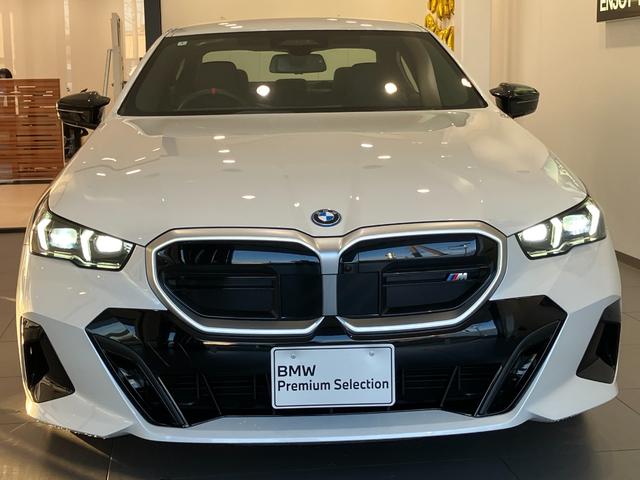 BMW G60 i5 純正キドニーグリル　値引き交渉OK BMW G60 i5 純正キドニーグリル 値引き交渉OK - メルカリ