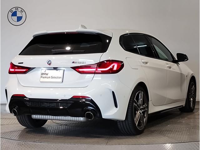 １シリーズ Ｍ１３５ｉ　ｘＤｒｉｖｅ　デビューパッケージ　アルカンターラコンビシート　アクティブクルーズコントロール　パドルシフト　Ｍシートベルト　バックカメラ　前後障害物センサー　ワイヤレス充電　アダプティブＭサス　電動リアゲート（8枚目）