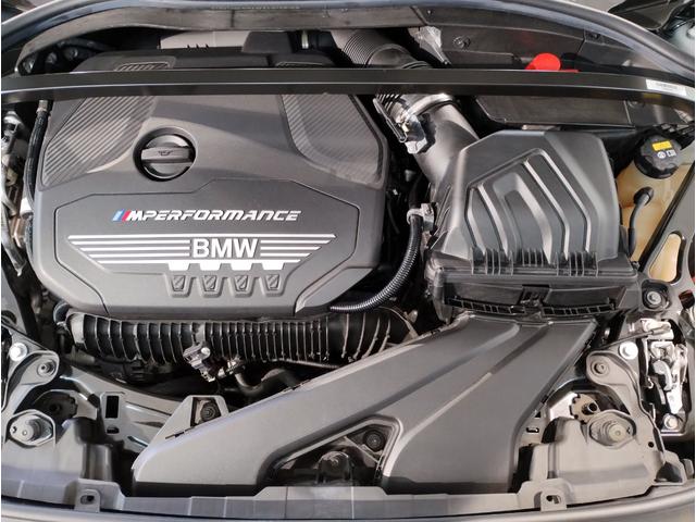 １シリーズ Ｍ１３５ｉ　ｘＤｒｉｖｅ　デビューパッケージ　アルカンターラコンビシート　アクティブクルーズコントロール　パドルシフト　Ｍシートベルト　バックカメラ　前後障害物センサー　ワイヤレス充電　アダプティブＭサス　電動リアゲート（16枚目）