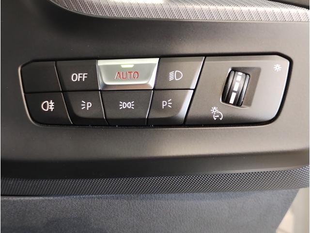 １シリーズ Ｍ１３５ｉ　ｘＤｒｉｖｅ　デビューパッケージ　アルカンターラコンビシート　アクティブクルーズコントロール　パドルシフト　Ｍシートベルト　バックカメラ　前後障害物センサー　ワイヤレス充電　アダプティブＭサス　電動リアゲート（24枚目）
