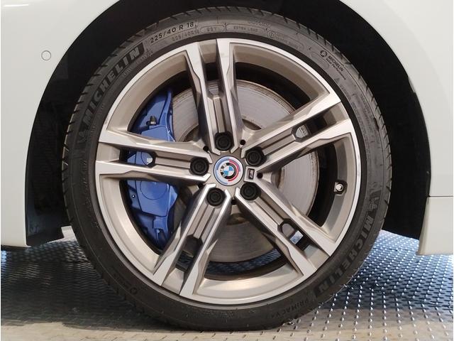 １シリーズ Ｍ１３５ｉ　ｘＤｒｉｖｅ　デビューパッケージ　アルカンターラコンビシート　アクティブクルーズコントロール　パドルシフト　Ｍシートベルト　バックカメラ　前後障害物センサー　ワイヤレス充電　アダプティブＭサス　電動リアゲート（42枚目）