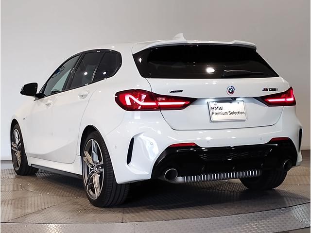 １シリーズ Ｍ１３５ｉ　ｘＤｒｉｖｅ　デビューパッケージ　アルカンターラコンビシート　アクティブクルーズコントロール　パドルシフト　Ｍシートベルト　バックカメラ　前後障害物センサー　ワイヤレス充電　アダプティブＭサス　電動リアゲート（64枚目）