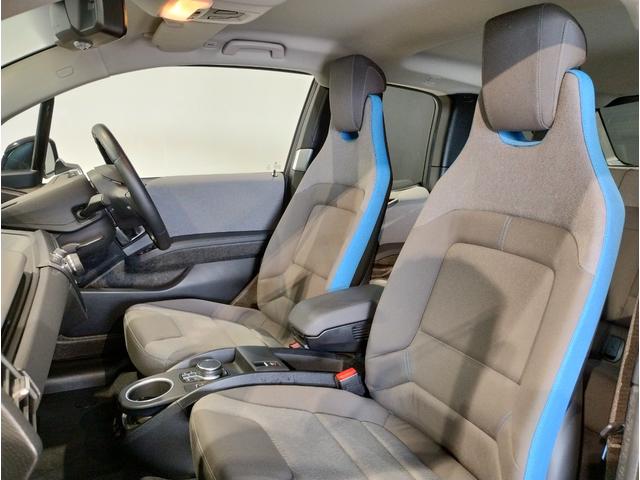 シートは少し硬め御座います。体が沈み込まず、体をシートの面で支えることにより、疲労感の軽減につながります。