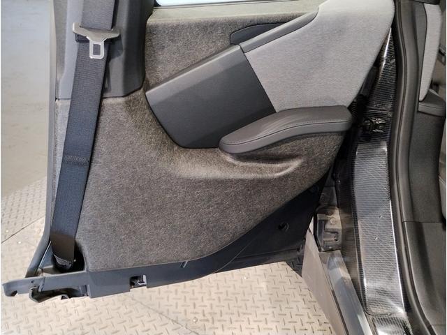 ＢＭＷの分厚いドアは、もしもの時にも搭乗者を守ってくれます。