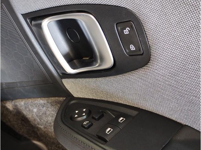 ＢＭＷのドアを閉めた時の重厚感は所有者様の満足度を高めてくれます。