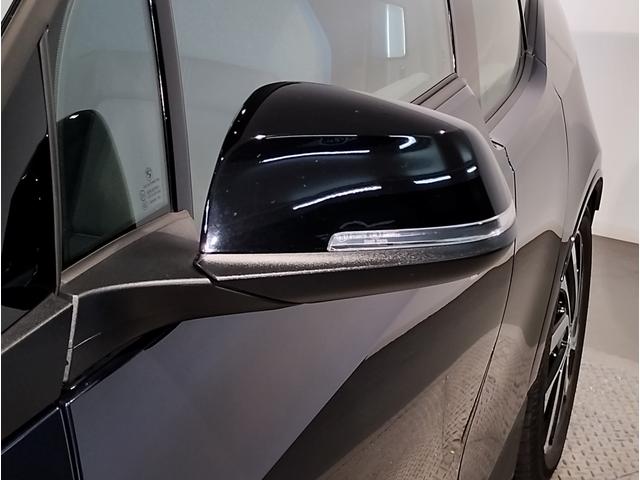 ＢＭＷはダウンフォースにより、車両を安定させるため、車の底は平らな造りとなっております。ＢＭＷの走行性能に対するこだわりはこういったところにも御座います。