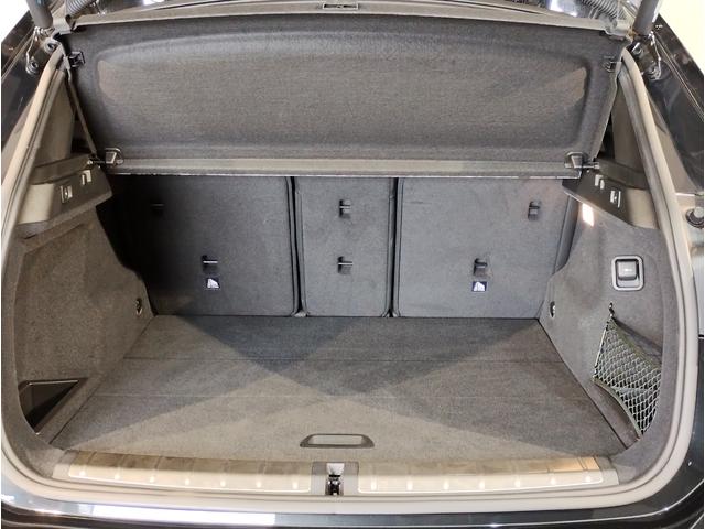 トランク使用方法により、分割にシートをアレンジすることが可能です。