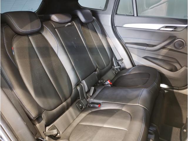 シートは使用感の気になるポイントの一つだと思います。拡大したお写真を撮影してお送りすることも可能で御座います。お気軽にお問い合わせくださいませ。