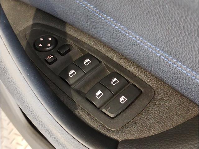 車の乗り降りの際に必ず触るドアハンドルです。使用感が気になる方はお気軽にお申し付けくださいませ。