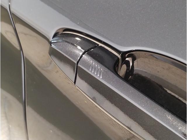 ＢＭＷはドアが分厚いです。衝突によりドアがつぶれてしまった場合にも外からいち早くドアを開けれるよう考えられています。数十秒の救出の遅れが命につながりかねない場合、こういった配慮が重要なポイントです。