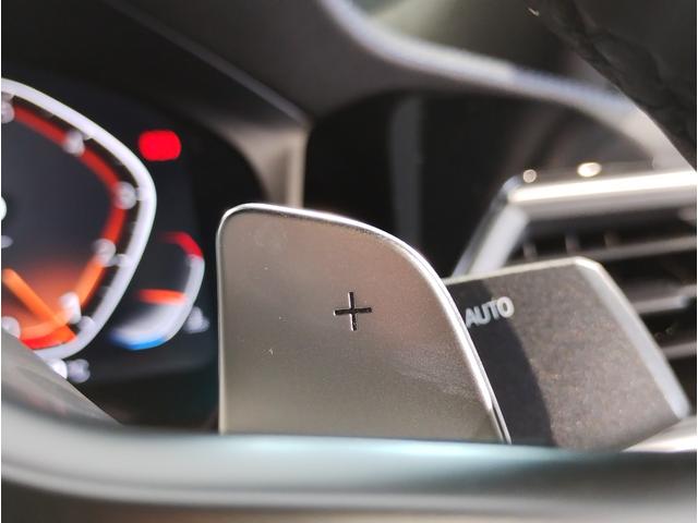 3シリーズ 320i Mスポーツ HDDナビゲーション LEDヘッドライト 電動トランク オートワイパー オートワイパー 全周囲カメラ パドルシフト ブラックレザーシート コンフォートアクセス デビューパッケージ ミラーETC(24枚目)