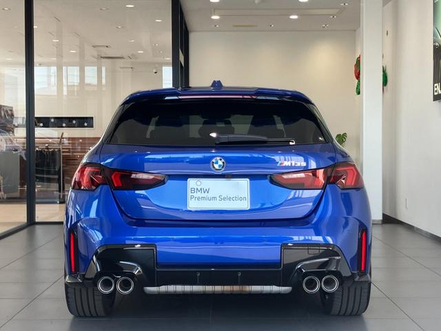 1シリーズ M135 xDrive 弊社元デモカーアルカンタラ/ヴェガンザコンビネーション ハーマンカードンスピーカー 19インチアルミホイール 電動リアゲート Mステッチシートベルト アクティブクルーズコントロール(9枚目)
