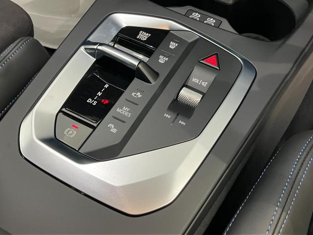 1シリーズ M135 xDrive 弊社元デモカーアルカンタラ/ヴェガンザコンビネーション ハーマンカードンスピーカー 19インチアルミホイール 電動リアゲート Mステッチシートベルト アクティブクルーズコントロール(11枚目)