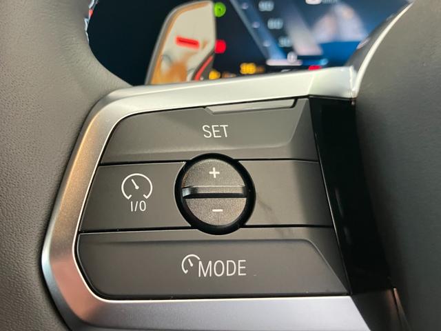 1シリーズ M135 xDrive 弊社元デモカーアルカンタラ/ヴェガンザコンビネーション ハーマンカードンスピーカー 19インチアルミホイール 電動リアゲート Mステッチシートベルト アクティブクルーズコントロール(21枚目)