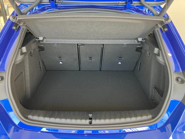 1シリーズ M135 xDrive 弊社元デモカーアルカンタラ/ヴェガンザコンビネーション ハーマンカードンスピーカー 19インチアルミホイール 電動リアゲート Mステッチシートベルト アクティブクルーズコントロール(43枚目)